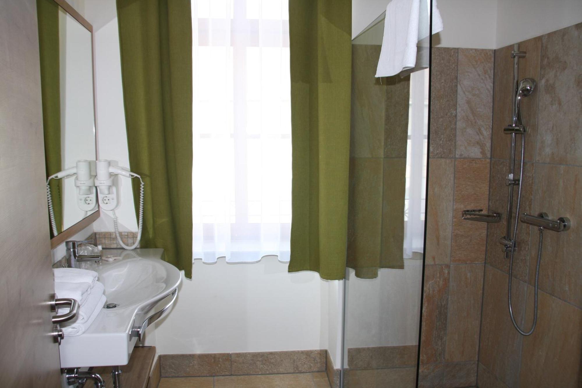 Weinhotel Rieder بويزدورف المظهر الخارجي الصورة